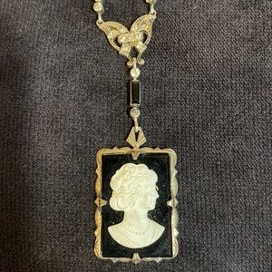 “Salesman’s sample” cameo